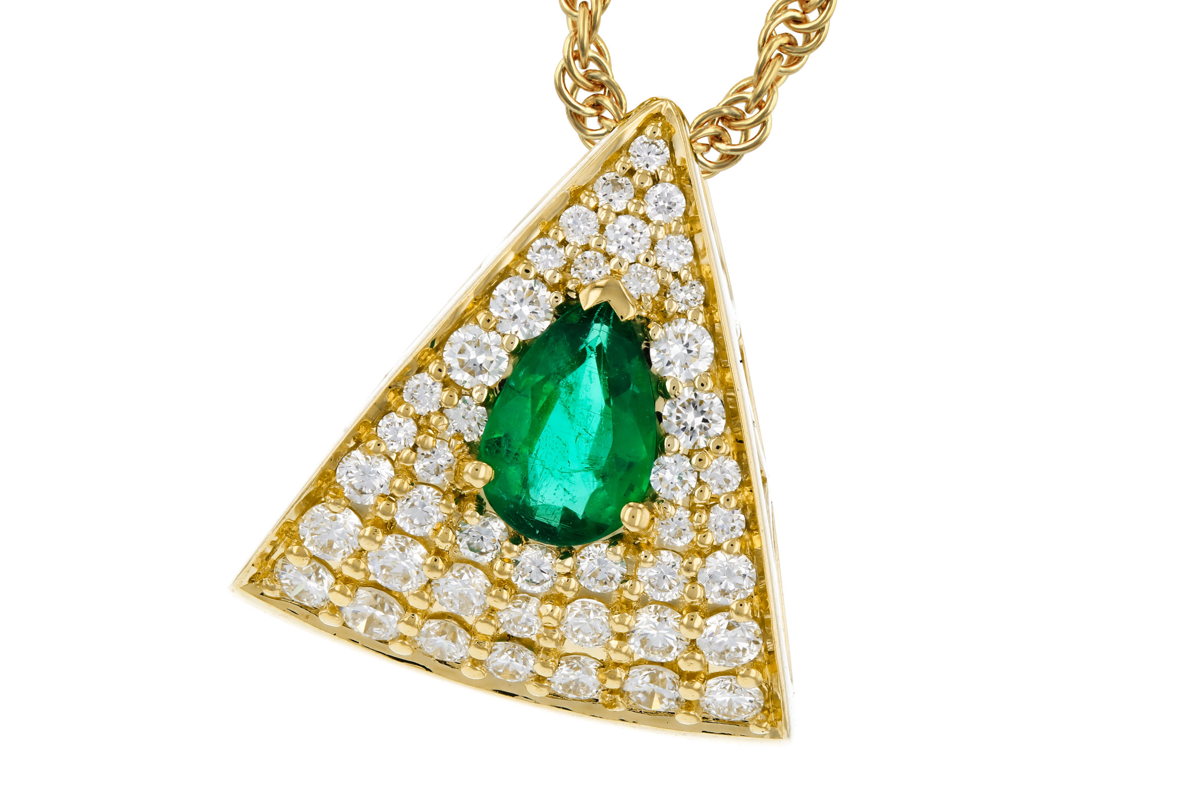 B276-11796: NECKLACE .26 EMERALD .60 TGW (6x4MM EM)