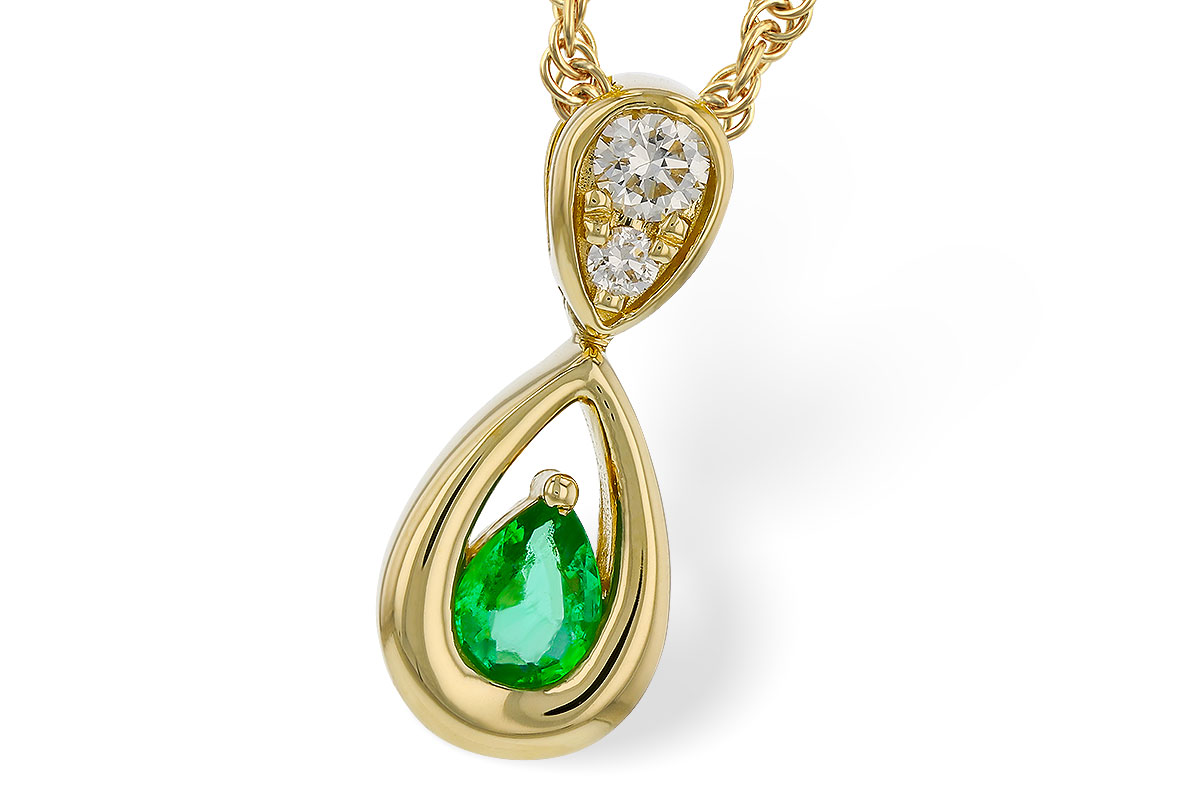 C275-22687: NECKLACE .10 EMERALD .16 TGW (4x3 EMER)