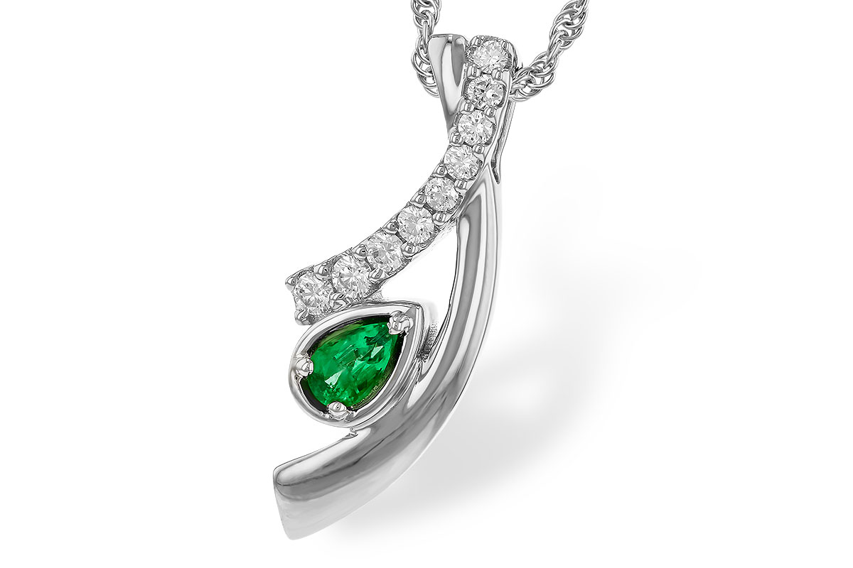 C275-24468: NECKLACE .17 EMERALD .34 TGW (5x3 EMER)