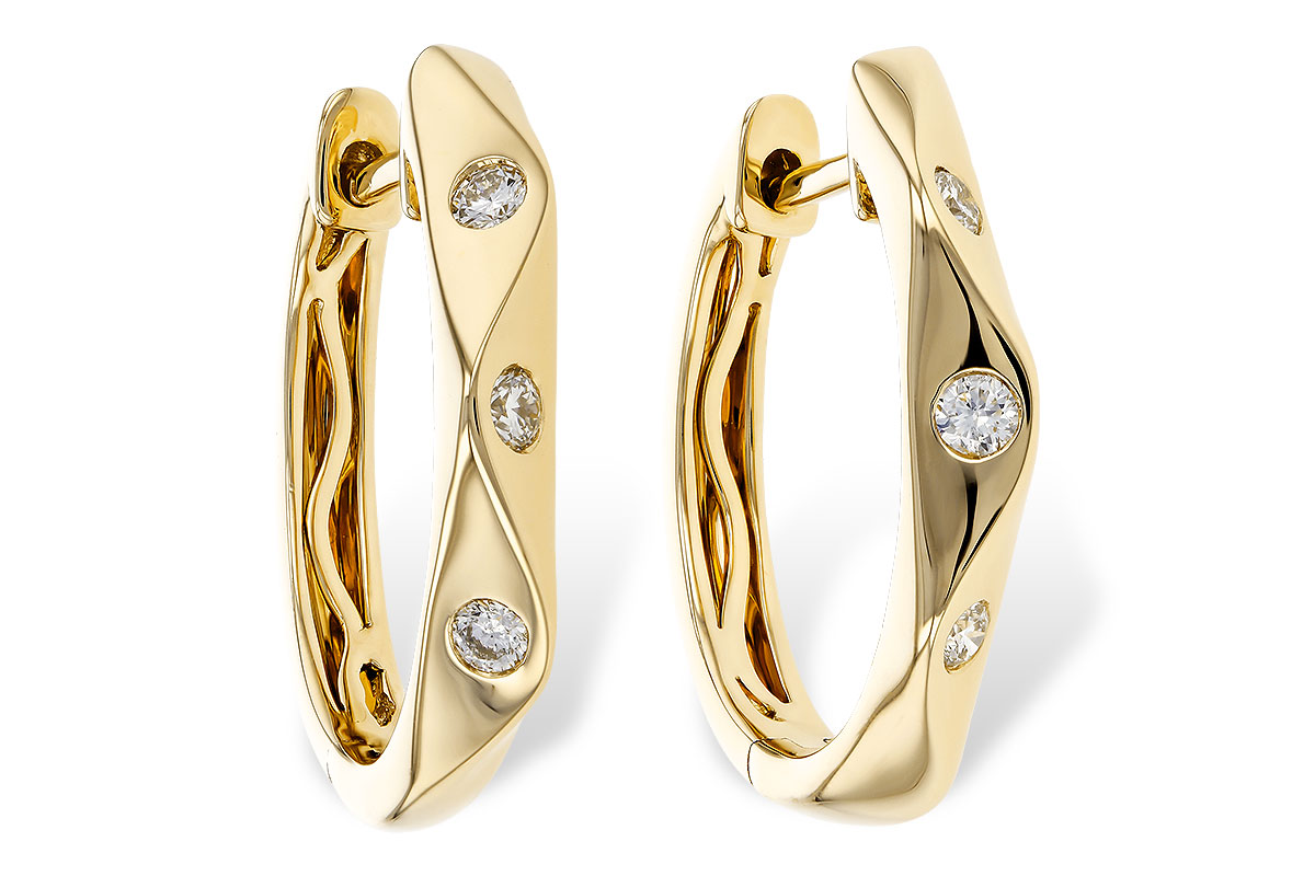 K275-26322: EARRINGS .15 TW