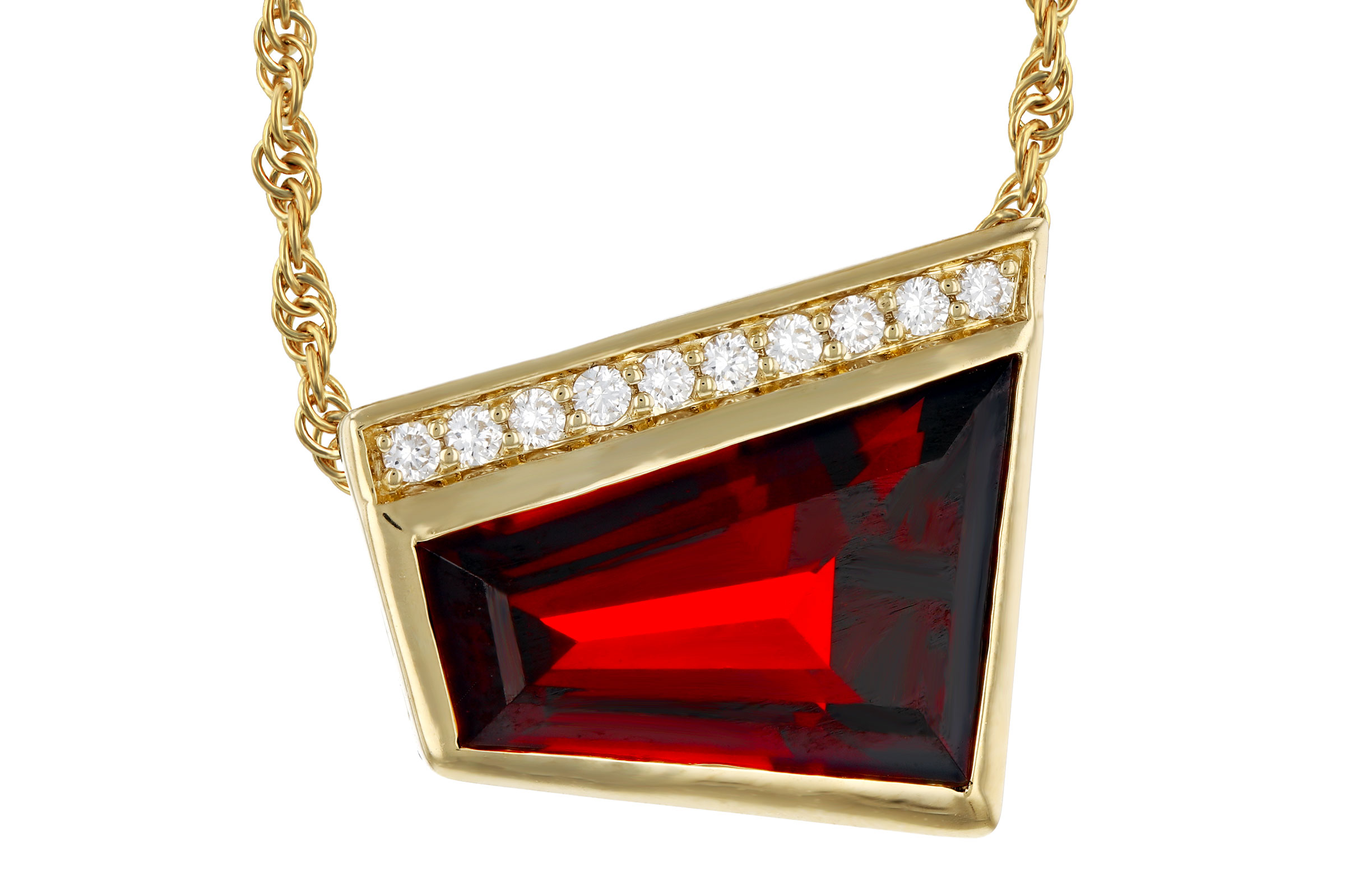 K276-11786: NECKLACE 3.92 GARNET 4.00 TGW