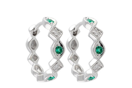 L187-01795: EARRINGS .13 EMERALD .18 TGW